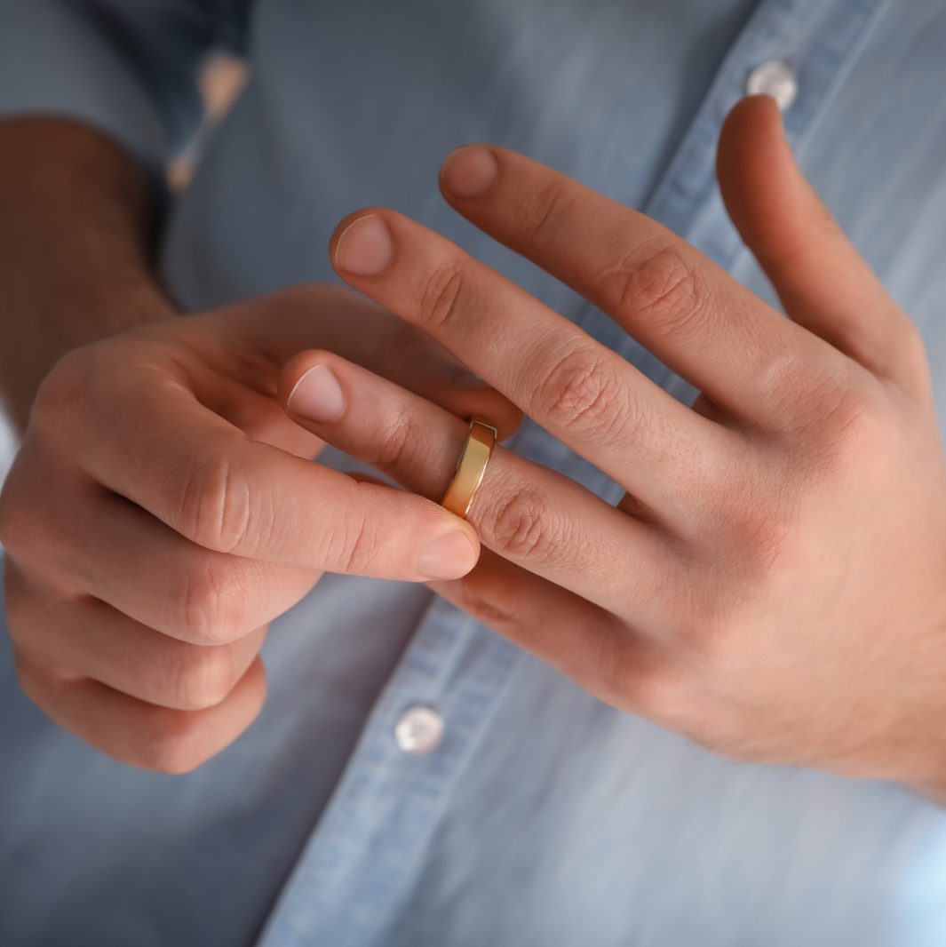 What are Common Mistakes People Make at the Start of a Divorce?